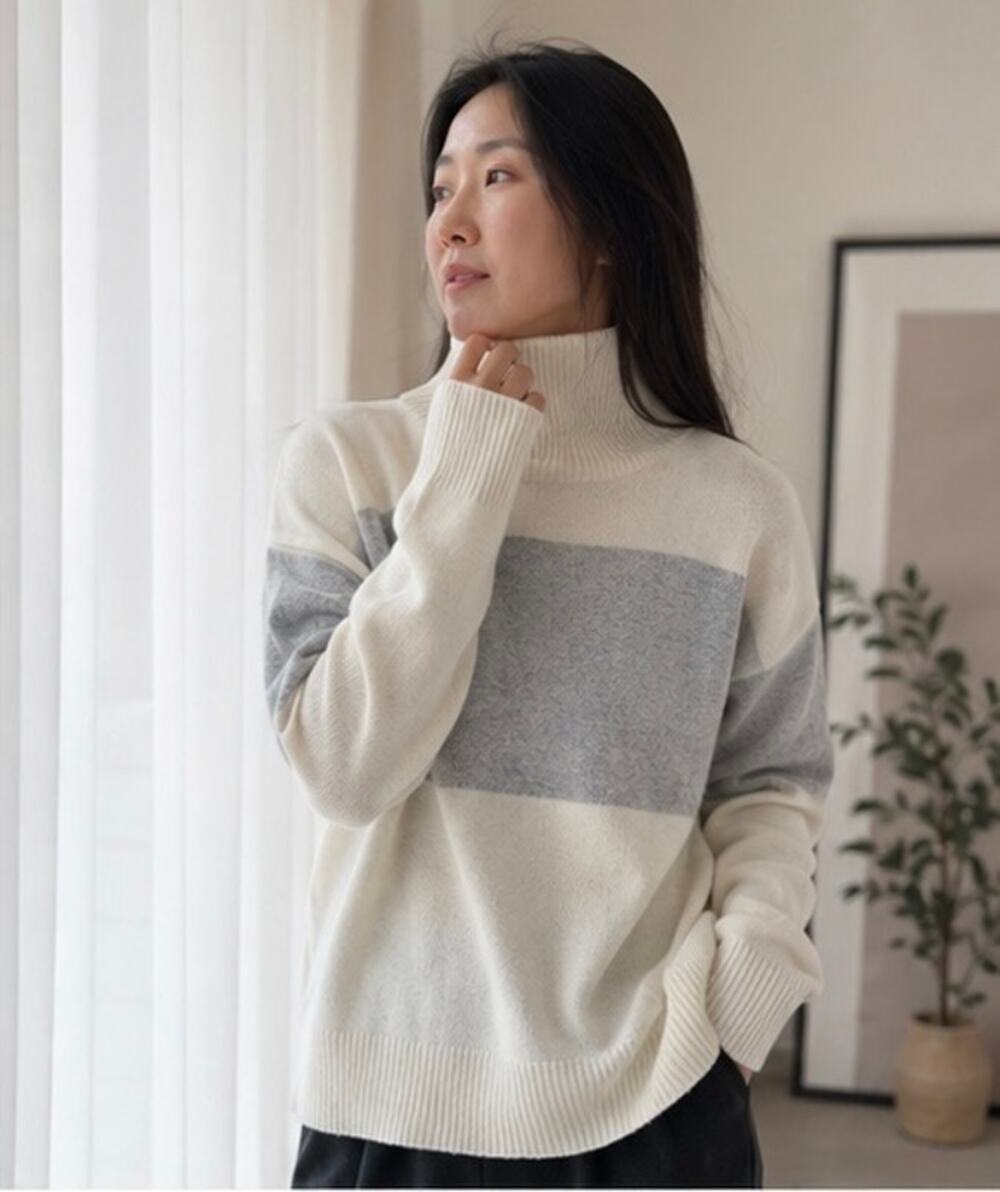NakedCashmere 100% Cashmere Colorblock Turtleneck Sweater Ivory Gray M